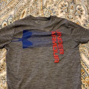 Boy’s Under Armour shirt, size youth medium